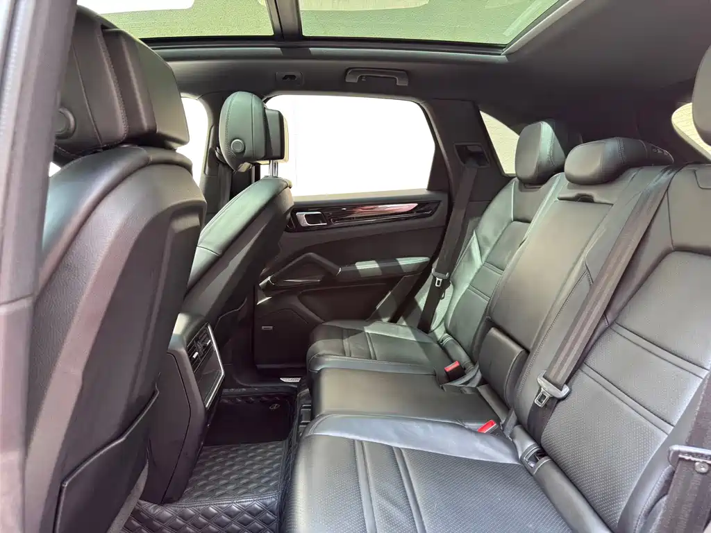 Porsche Cayenne — фото 9