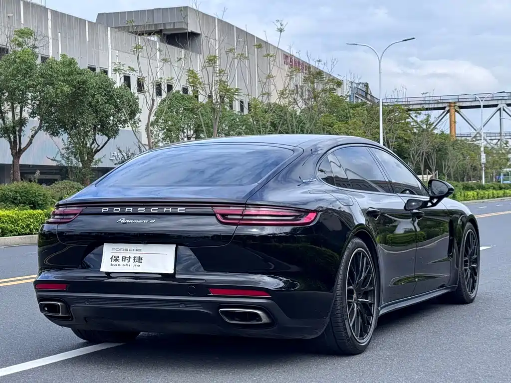 Porsche Panamera — фото 15