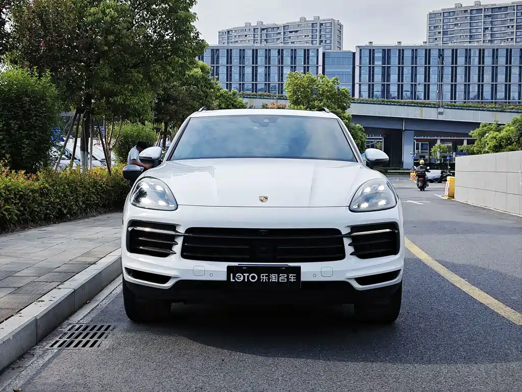 Porsche Cayenne — фото 2