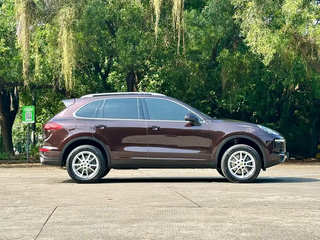 Porsche Cayenne — фото 7