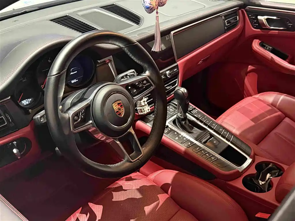 Porsche Macan — фото 14