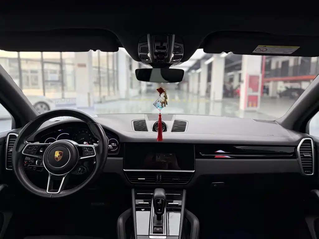 Porsche Cayenne Hybrid — фото 7