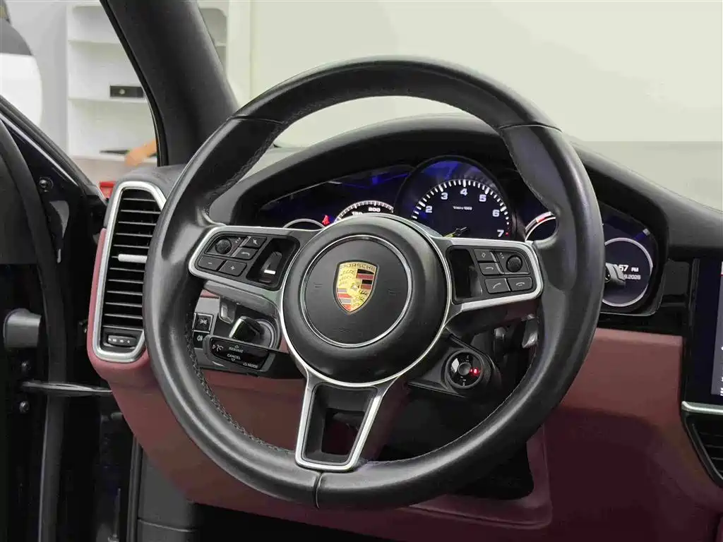 Porsche Cayenne Hybrid — фото 13