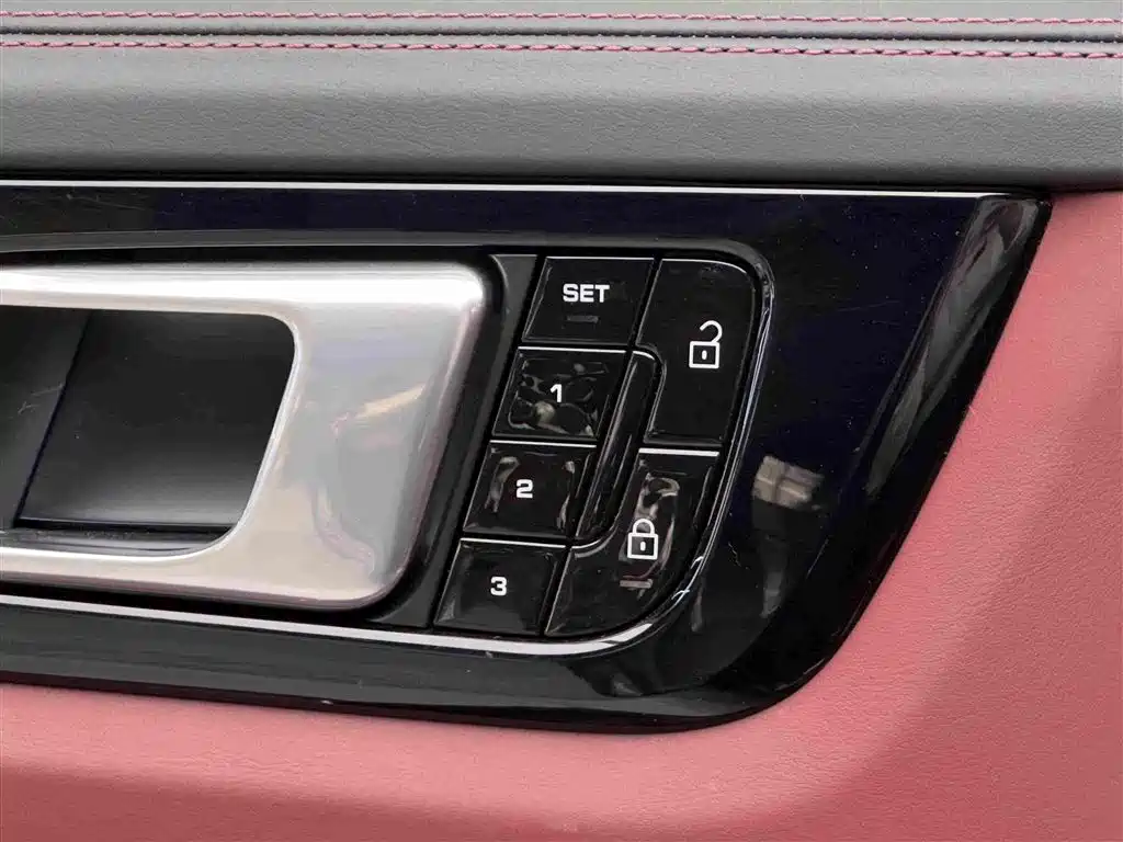 Porsche Cayenne Hybrid — фото 15