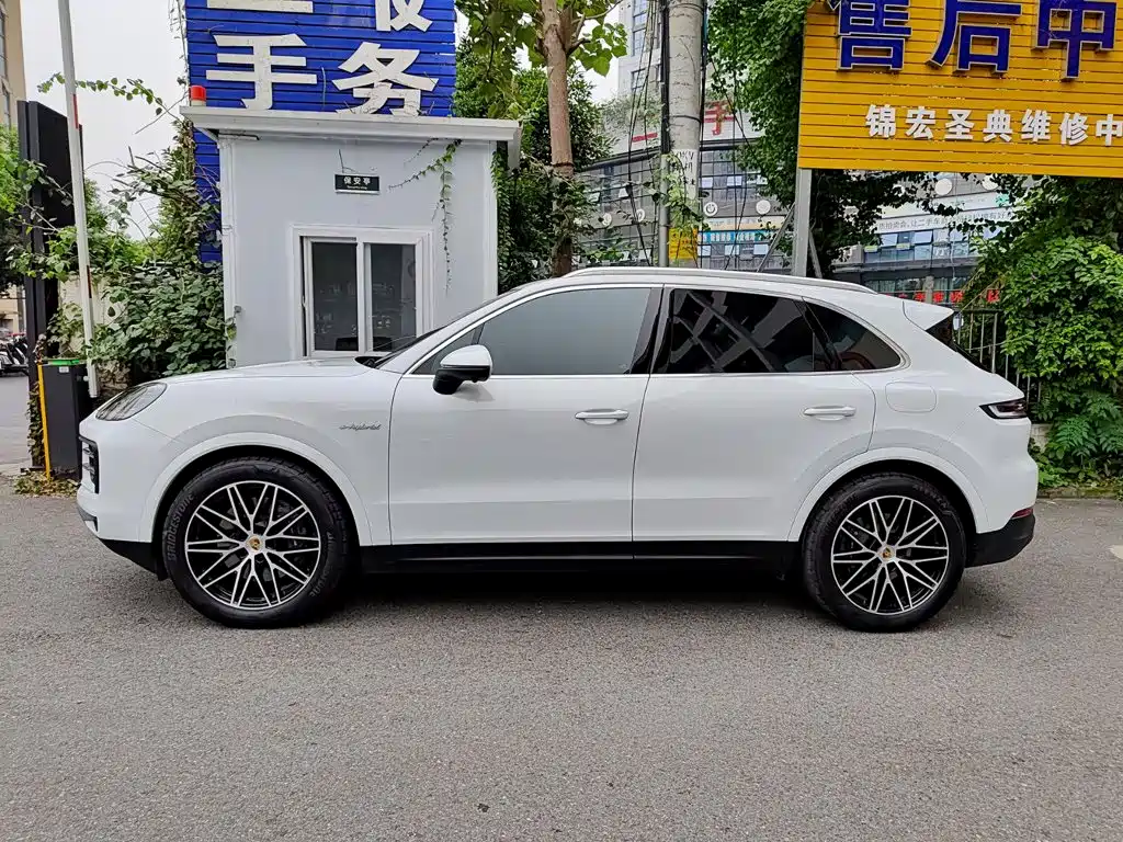 Porsche Cayenne Hybrid — фото 3
