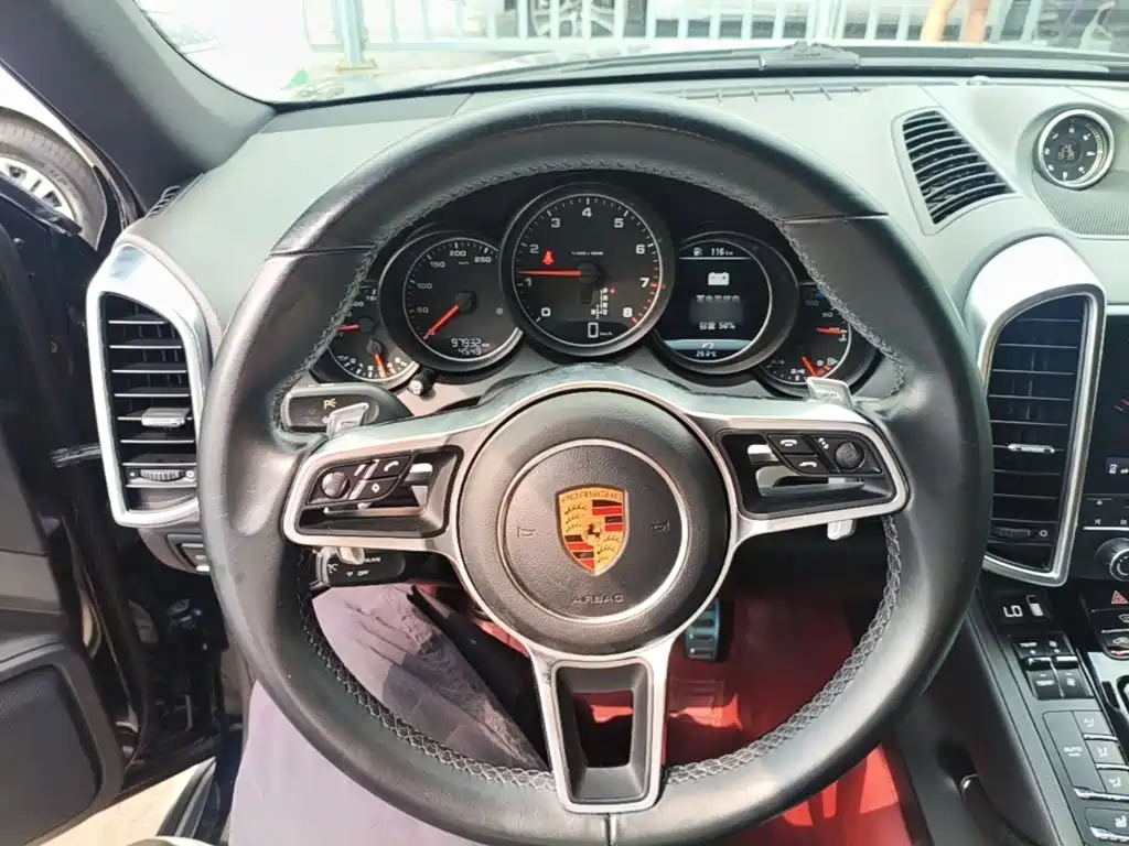 Porsche Cayenne — фото 11