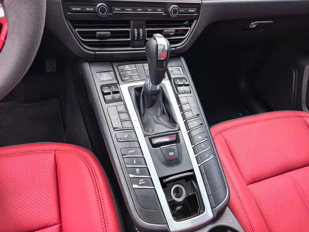 Porsche Macan — фото 12