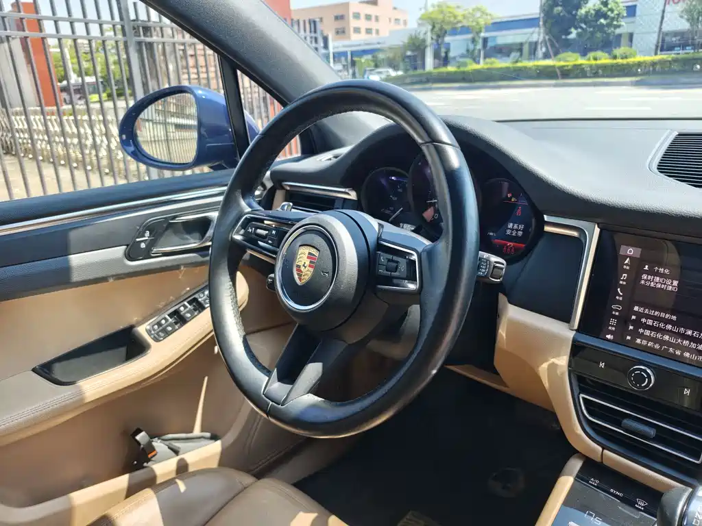 Porsche Macan — фото 10