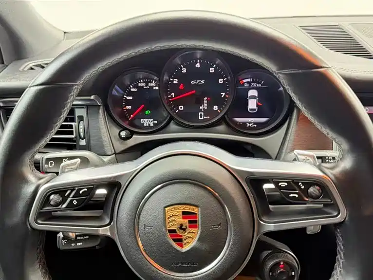 Porsche Macan — фото 10