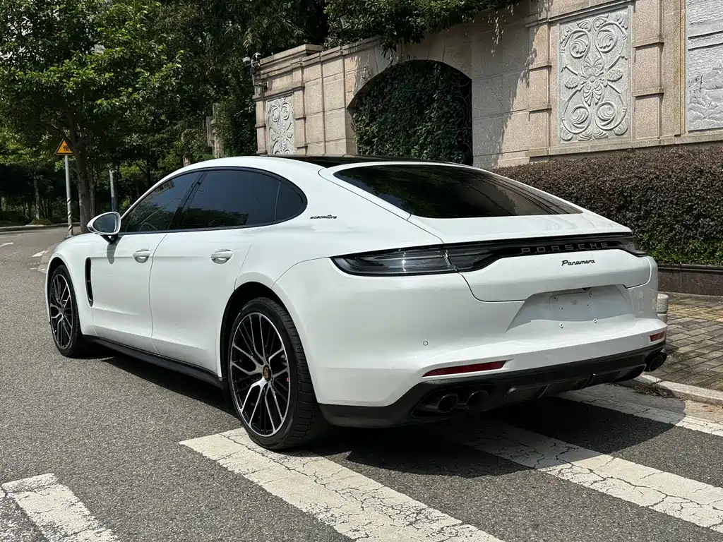 Porsche Panamera — фото 17