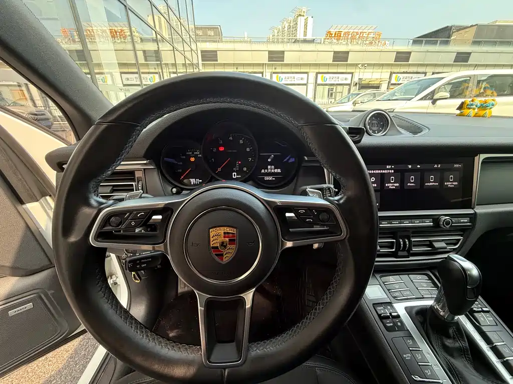 Porsche Macan — фото 11