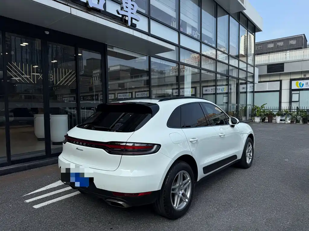 Porsche Macan — фото 15