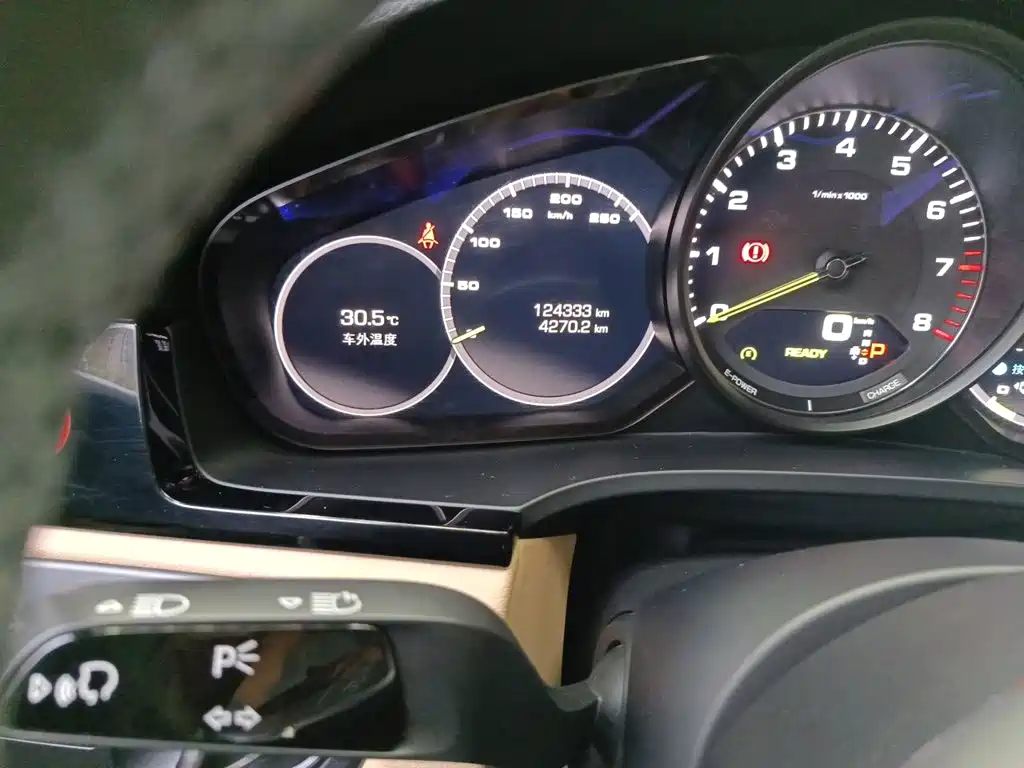 Porsche Cayenne Hybrid — фото 8