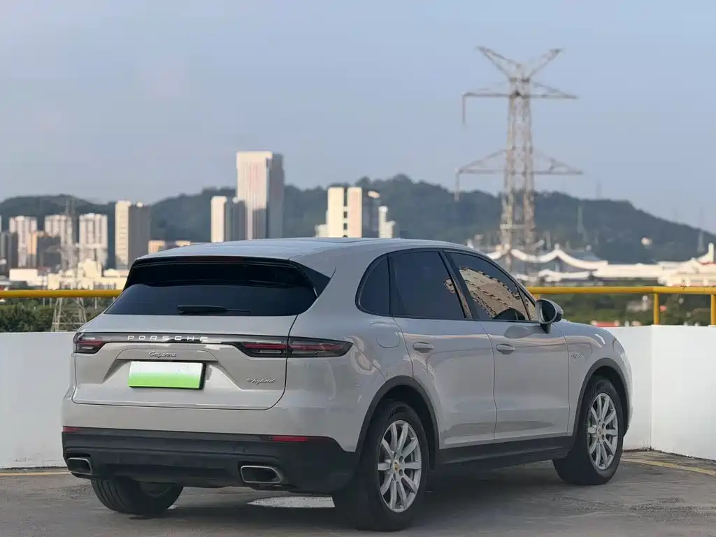 Porsche Cayenne Hybrid — фото 4