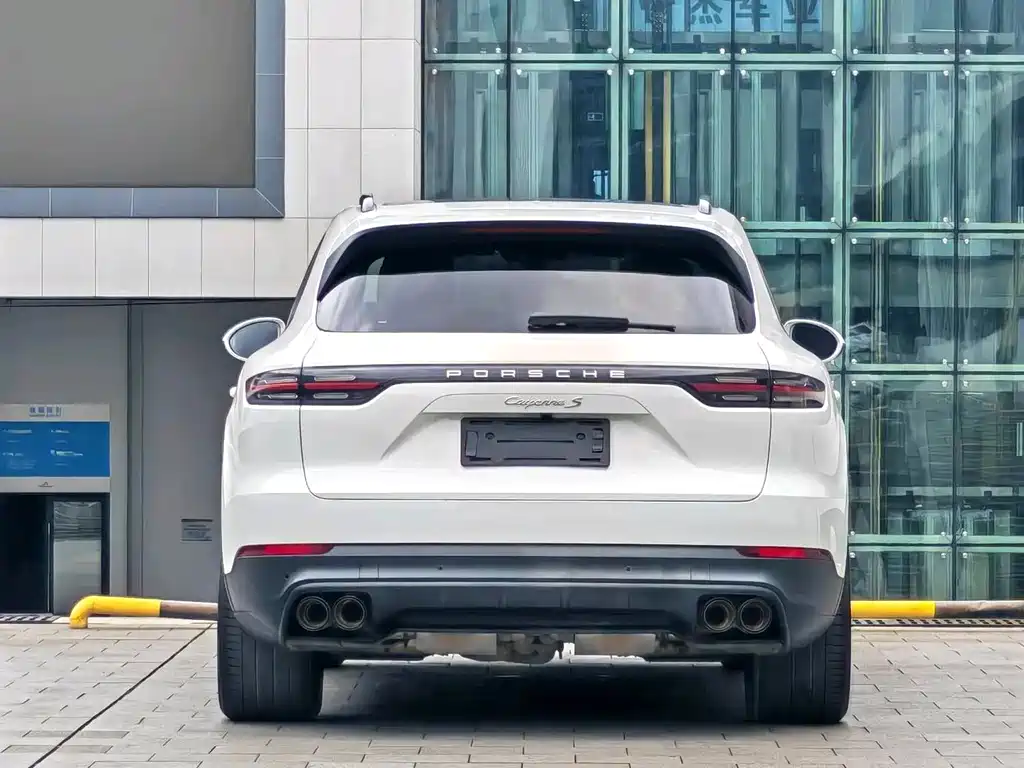 Porsche Cayenne — фото 6