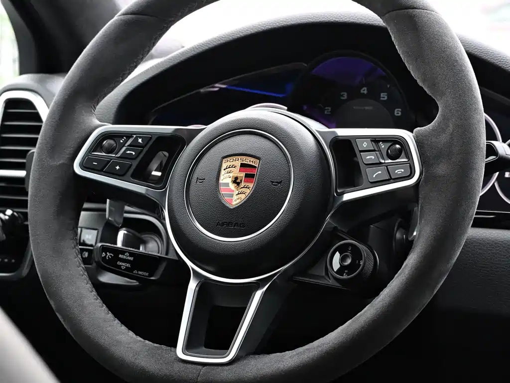 Porsche Cayenne — фото 11