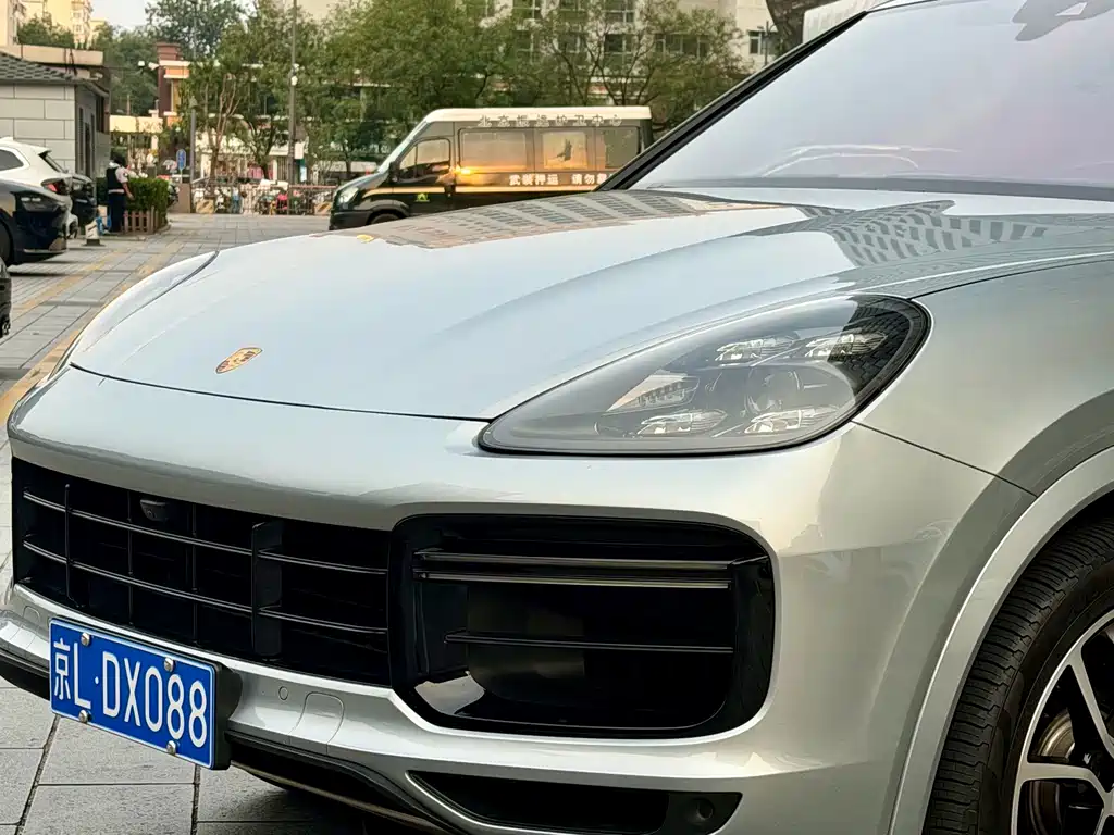 Porsche Cayenne — фото 3