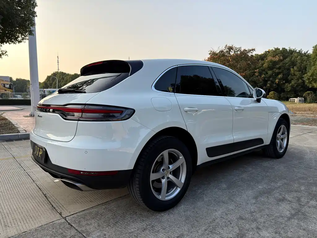Porsche Macan — фото 11