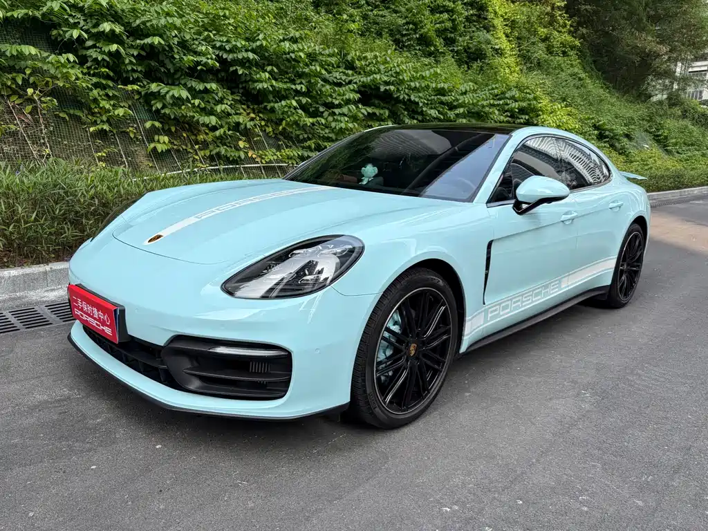 Porsche Panamera — фото 1