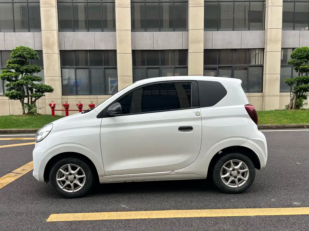 Roewe Clever — фото 4