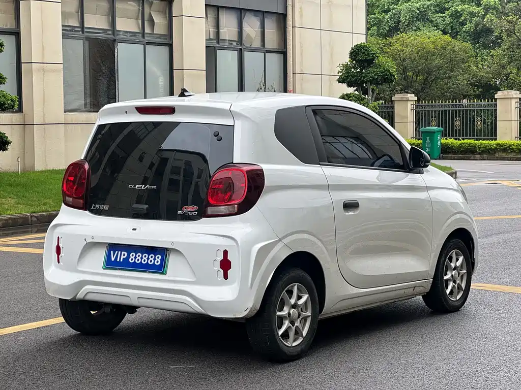 Roewe Clever — фото 7