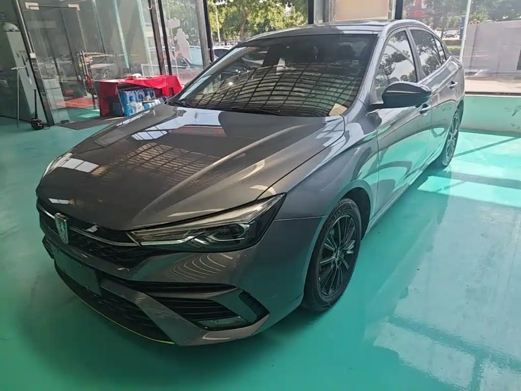 Roewe i5 — фото 2