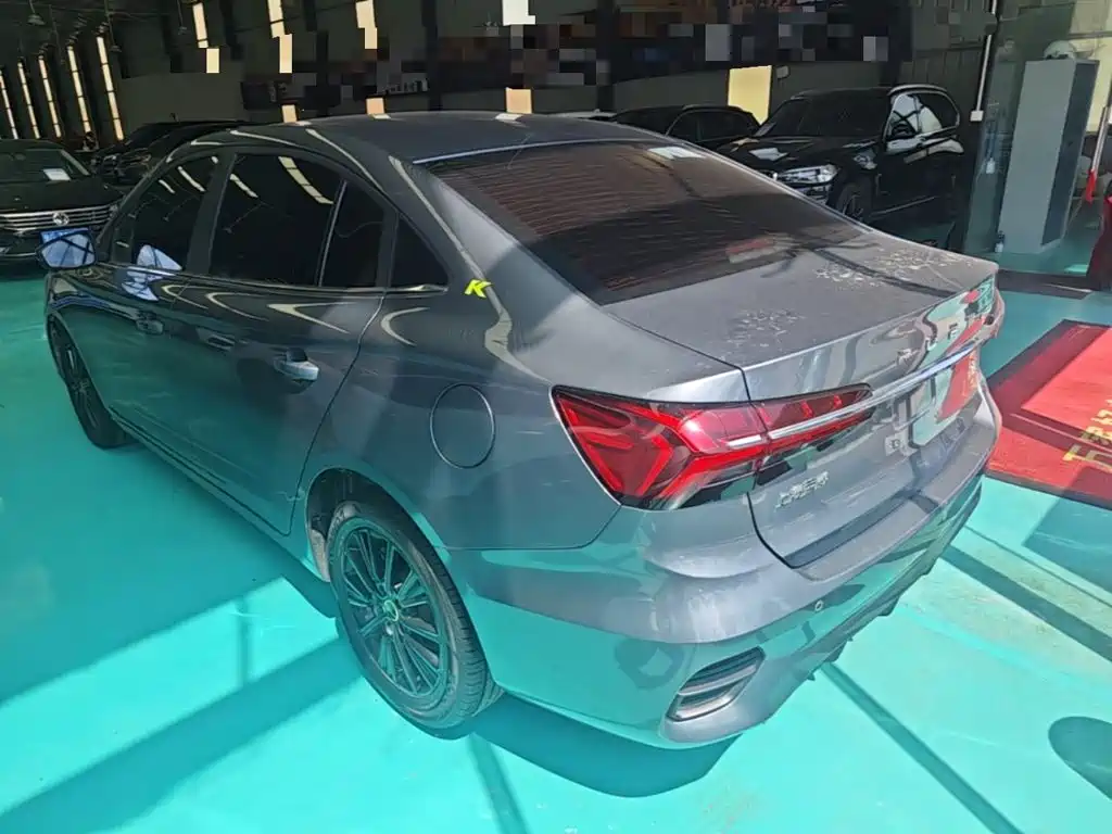Roewe i5 — фото 5