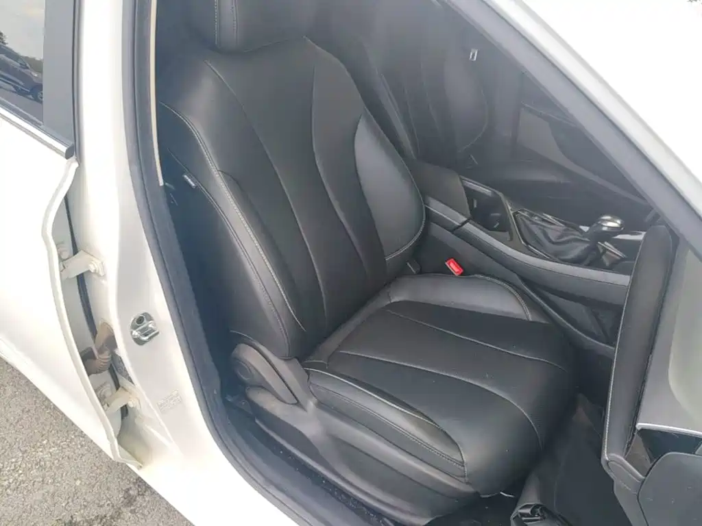 Roewe i5 — фото 25
