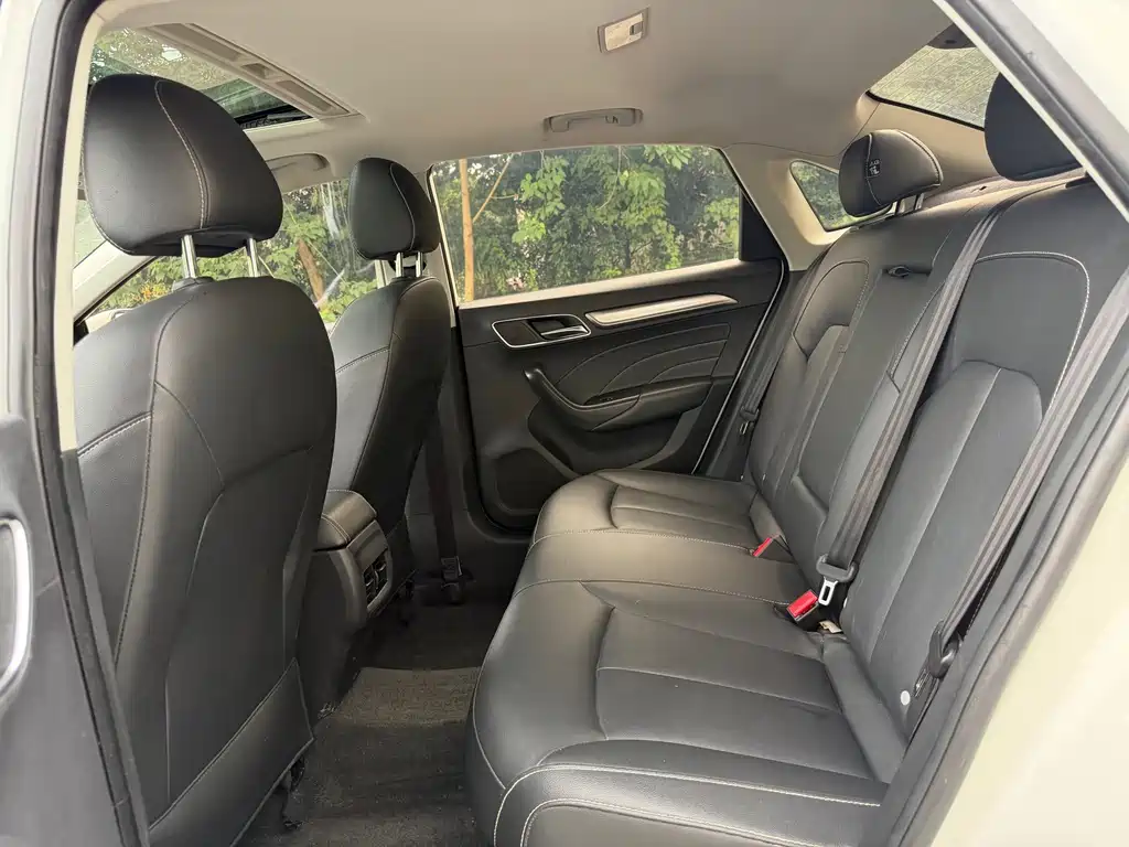 Roewe i6 Classic — фото 11