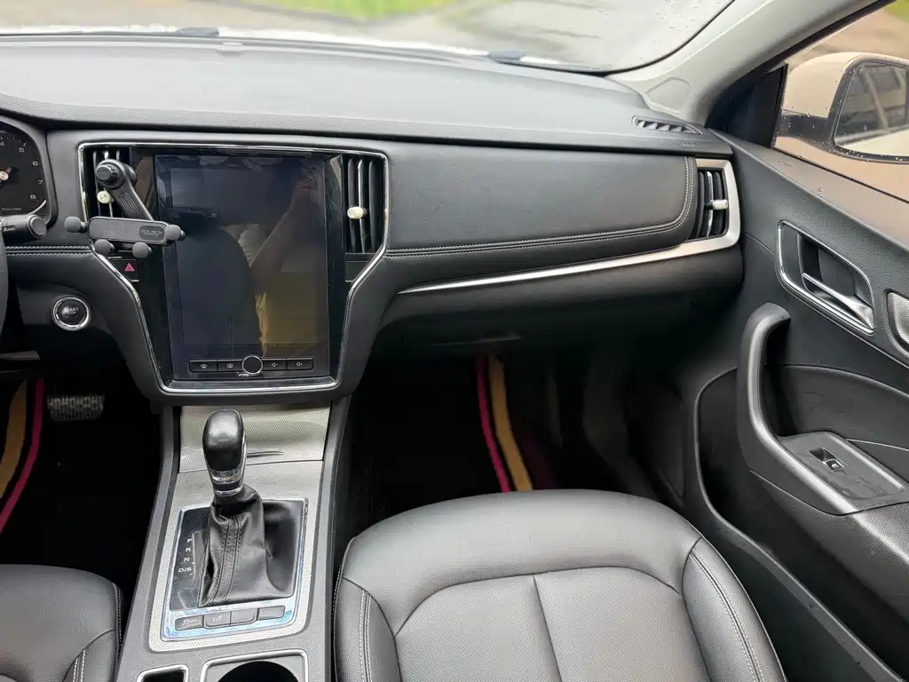 Roewe i6 Classic — фото 13