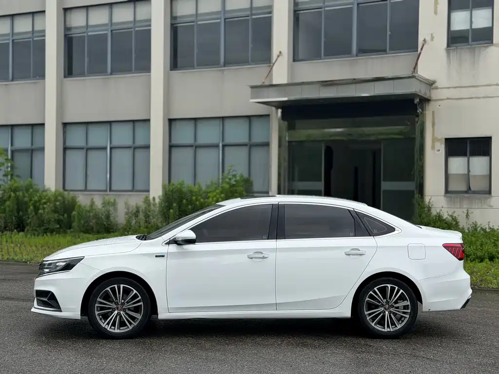 Roewe i6 Classic — фото 7