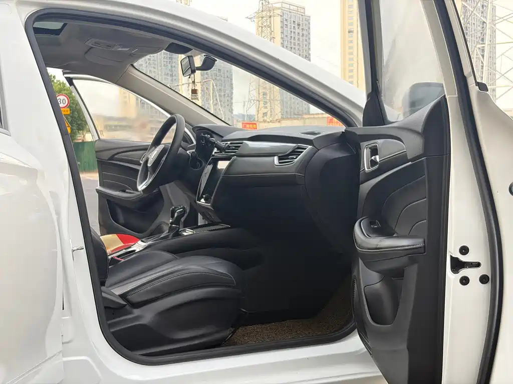 Roewe i5 — фото 10