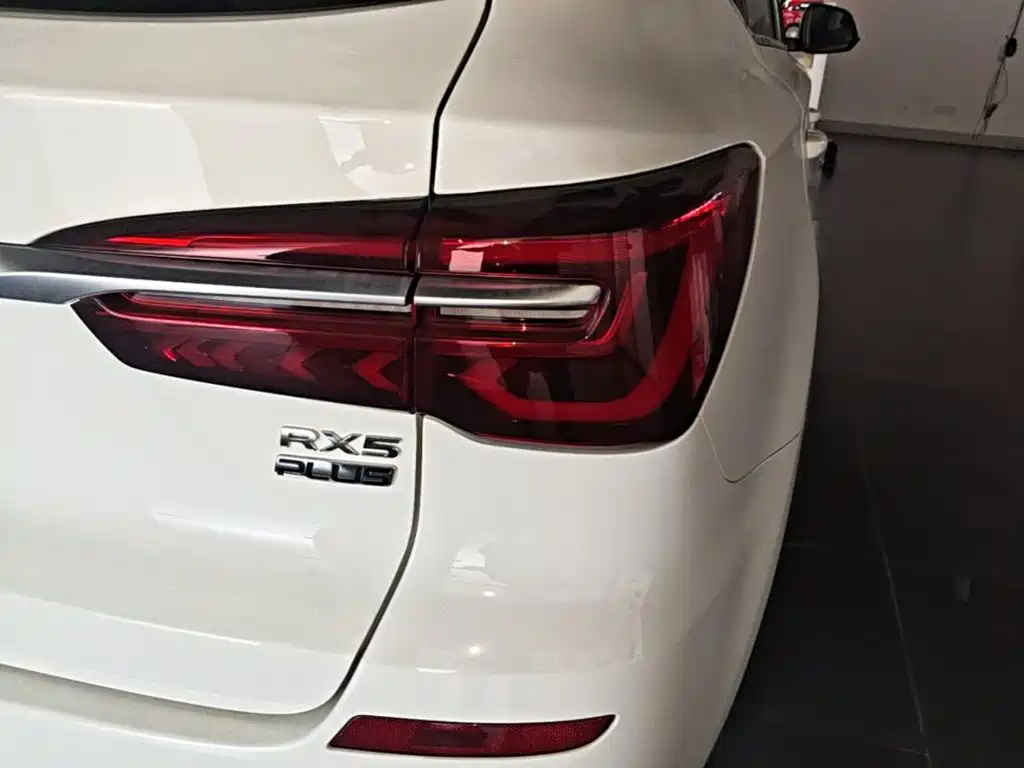 Roewe RX5 — фото 8