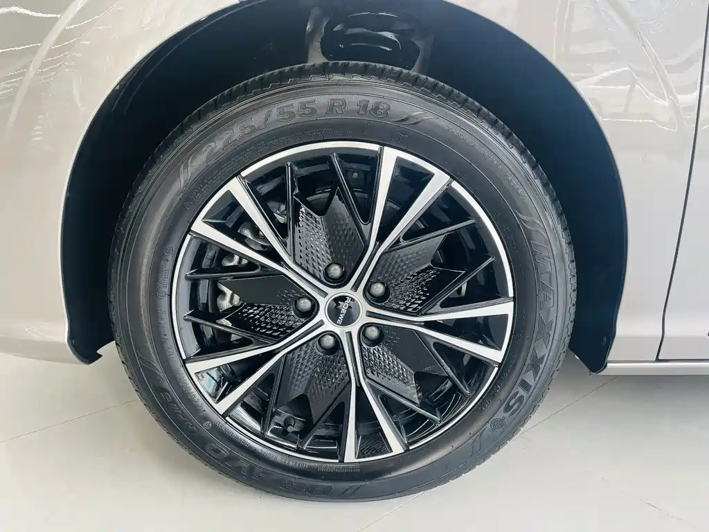 Roewe iMAX8 — фото 3