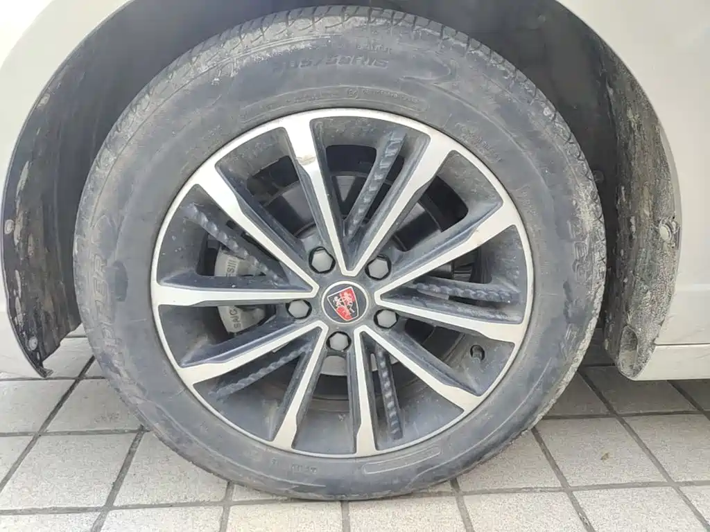 Roewe i5 — фото 23