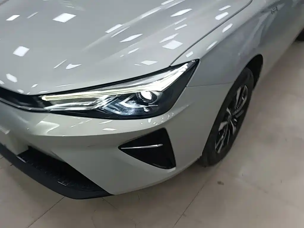 Roewe Ei5 — фото 24