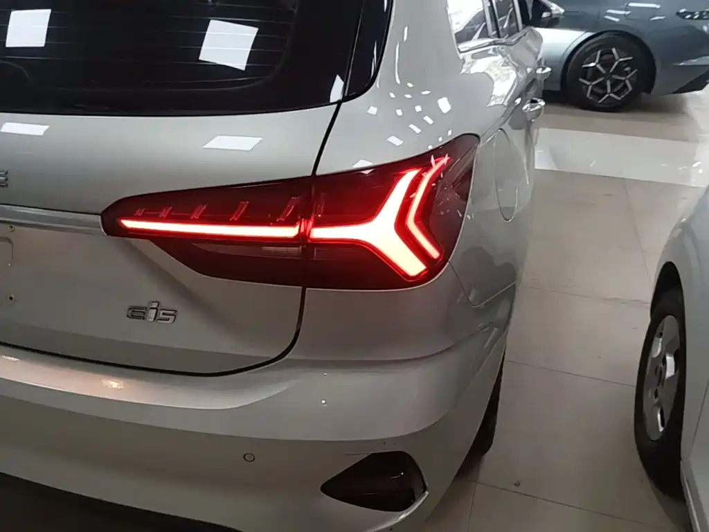 Roewe Ei5 — фото 8