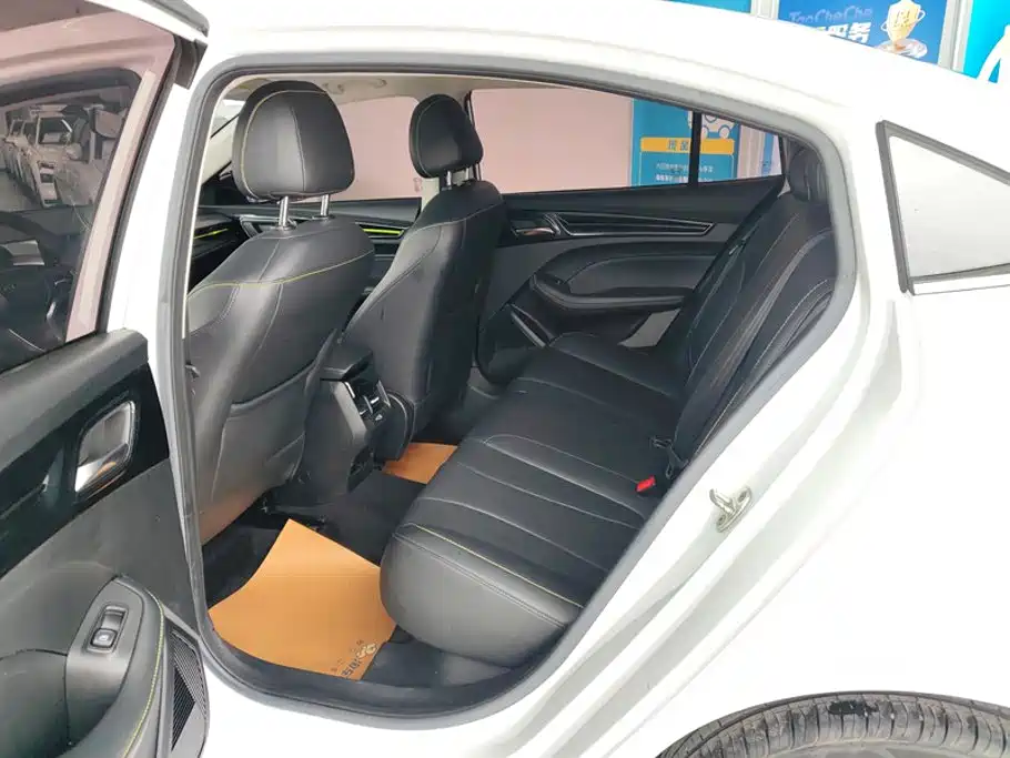 Roewe i5 — фото 11