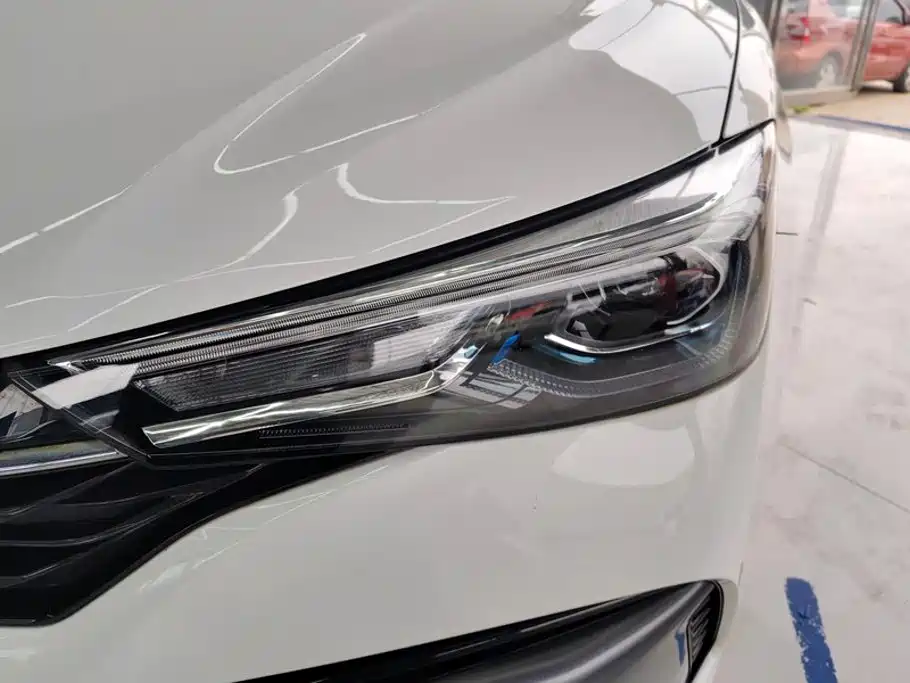 Roewe i5 — фото 5