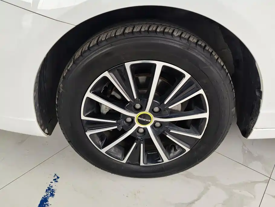 Roewe i5 — фото 6