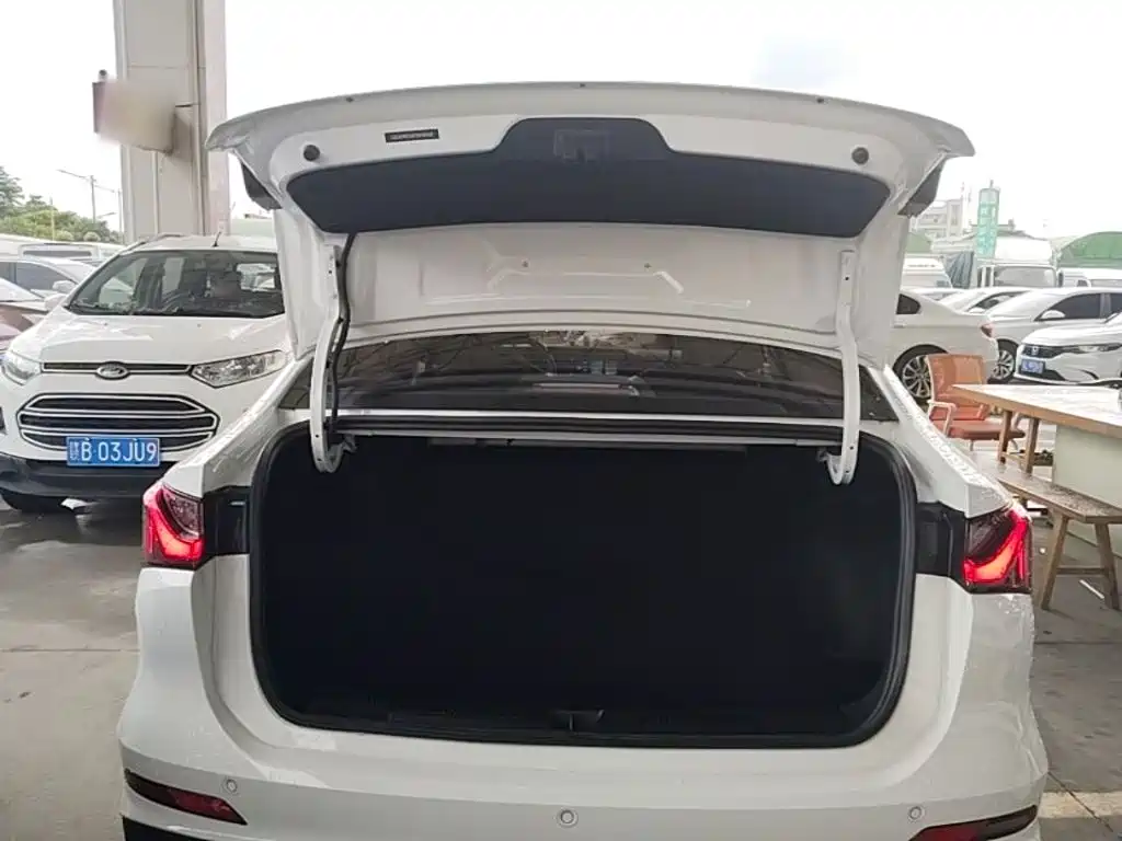 Roewe i5 — фото 15
