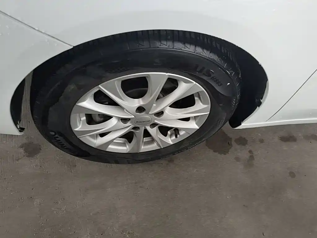 Roewe i5 — фото 25