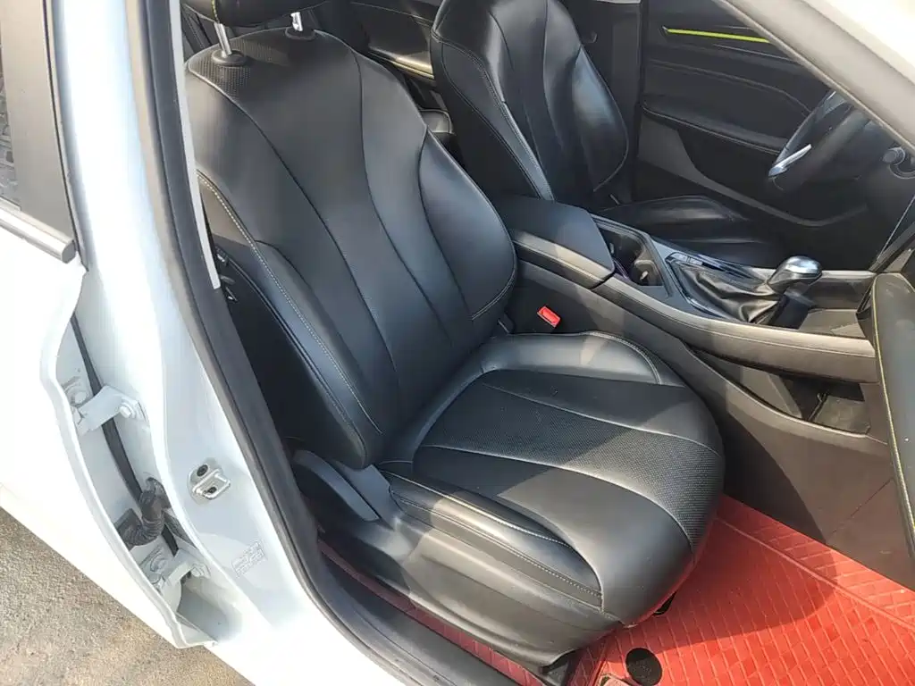 Roewe i5 — фото 25