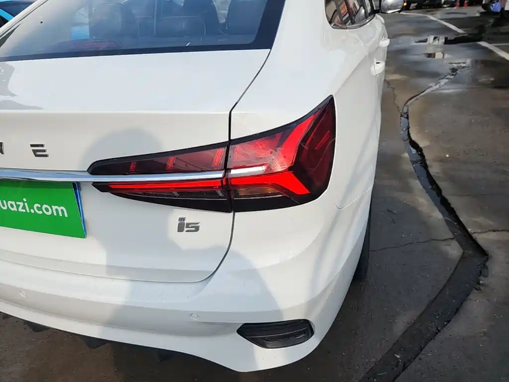 Roewe i5 — фото 8