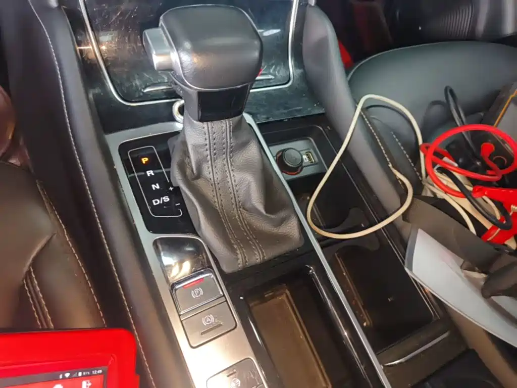 Roewe RX8 — фото 14
