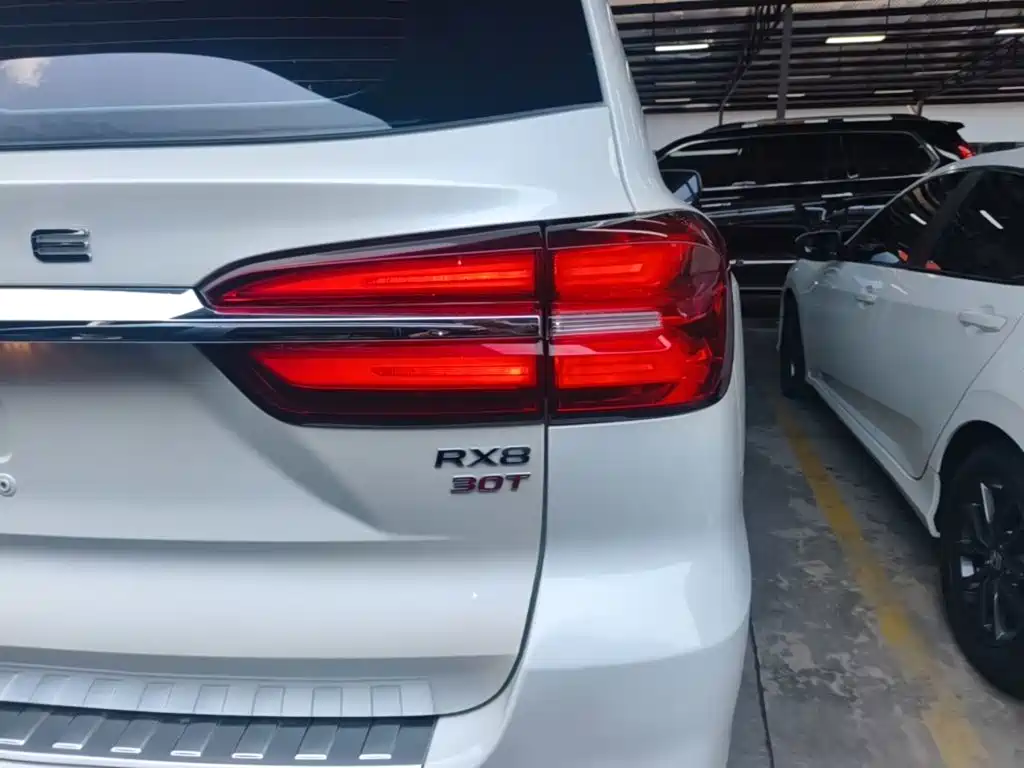 Roewe RX8 — фото 8