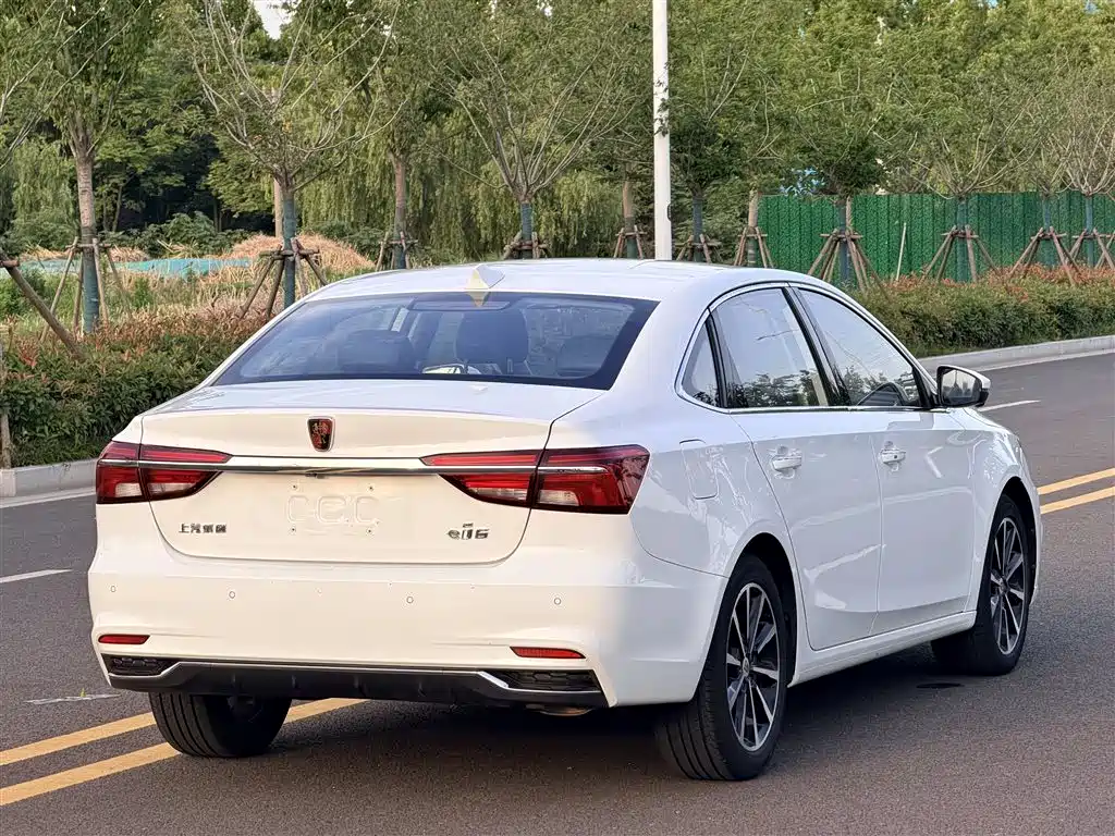 Roewe i6 New Energy — фото 7