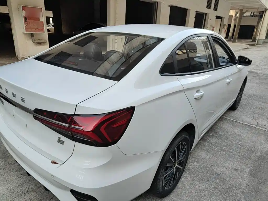Roewe i5 — фото 7