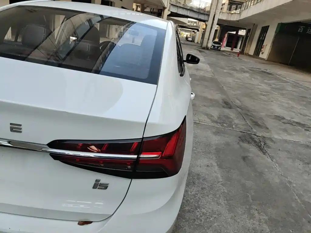 Roewe i5 — фото 8