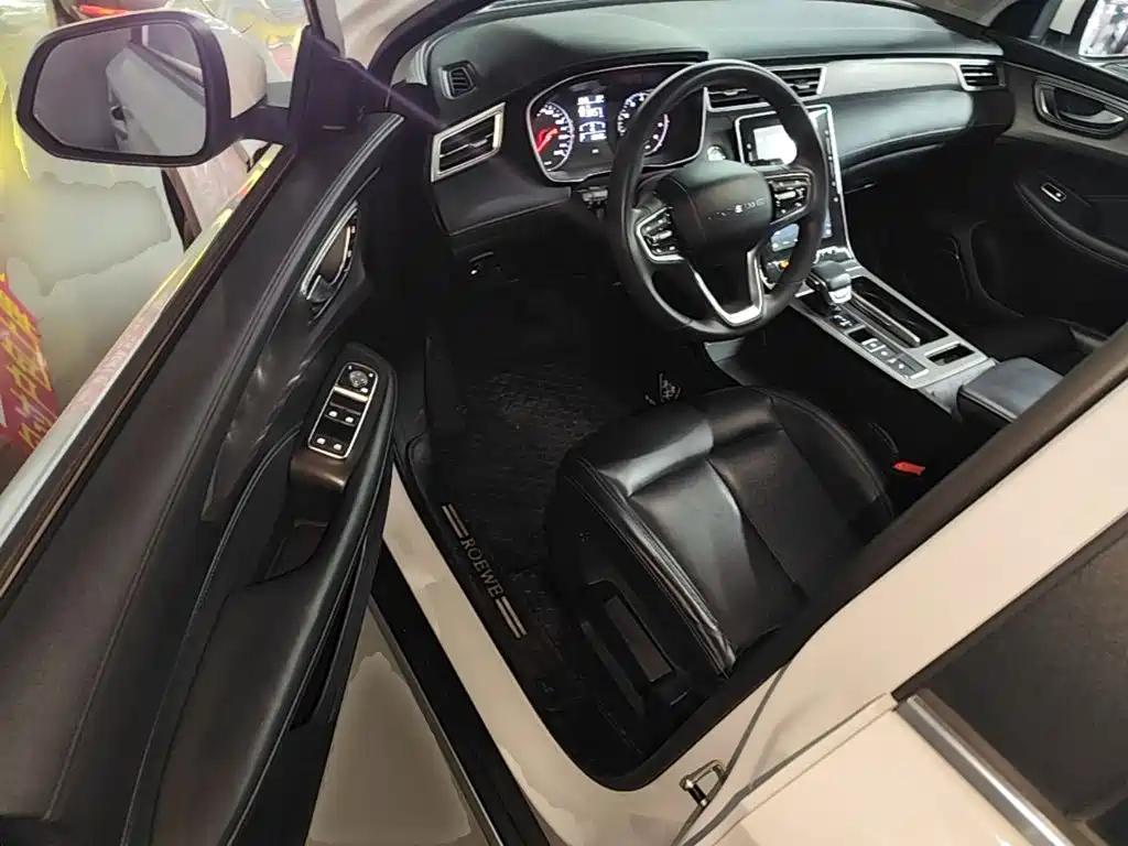 Roewe RX5 — фото 16